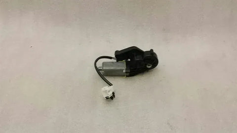 Mercedes GLK X204 front right seat engine A0068205842 seat engine front right
