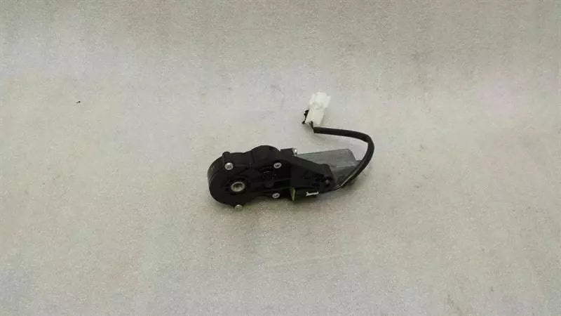 Mercedes GLK X204 front right seat engine A0068205842 seat engine front right