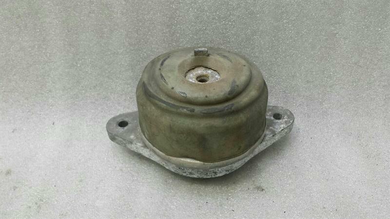 Mercedes GLK X204 Engine Mount A2042402017 Engine Holder GLK350 M272