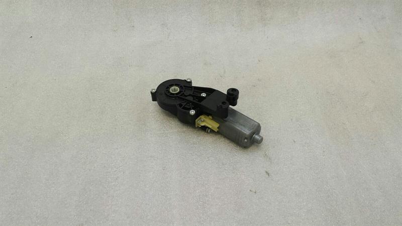 Mercedes GLK X204 Front Right Seat Motor A0068206642 Seat Motor Front Right