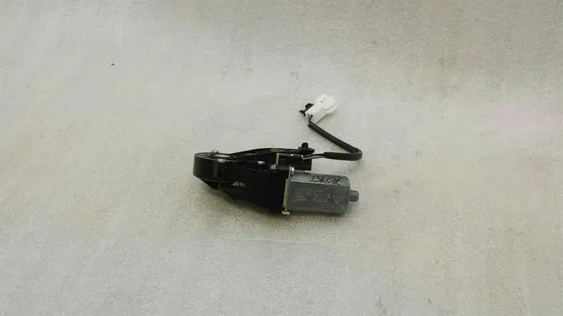 Mercedes GLK X204 front right seat engine A0068205842 seat engine front right