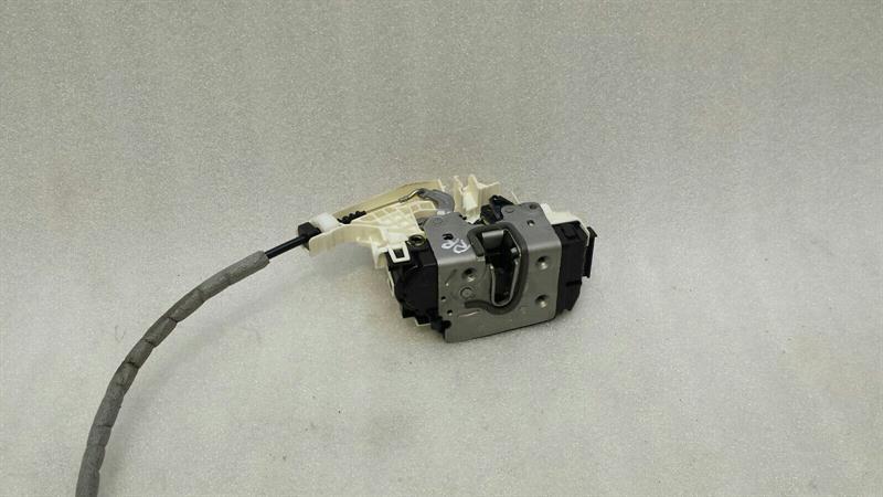 Mercedes GLK X204 rear right door lock A2047302435 door lock rear RE