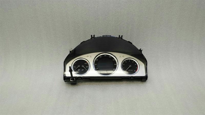 Mercedes GLK X204 Instrument Cluster A2049001605 Speedometer MPH
