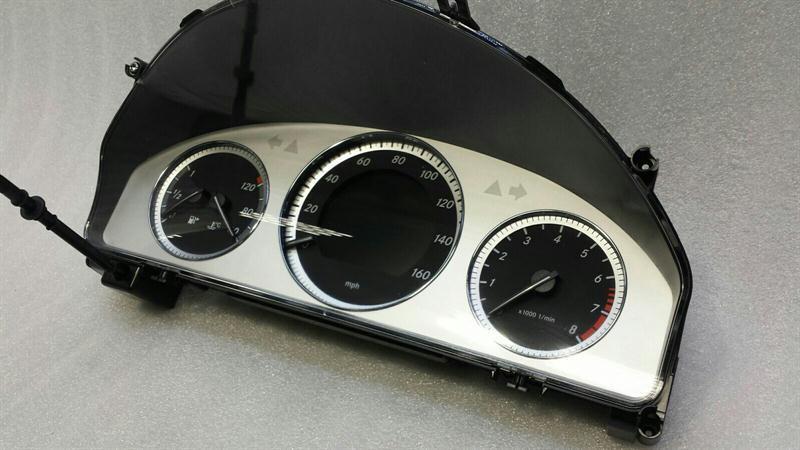 Mercedes GLK X204 Instrument Cluster A2049001605 Speedometer MPH