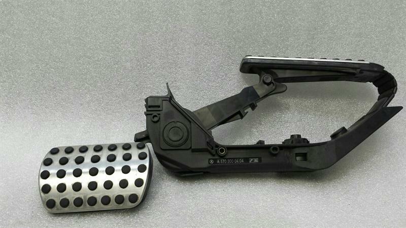 Mercedes SLK R171 gas pedal A1703000404 accelerator pedal AMG trim set