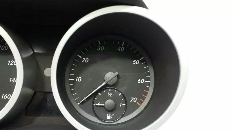 Mercedes SLK R171 Instrument Cluster A1715401447 Speedometer MPH SLK350