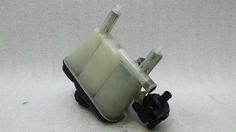 Mercedes SLK350 R171 Expansion Tank A1715000049 Expansion Tank Coolant V6