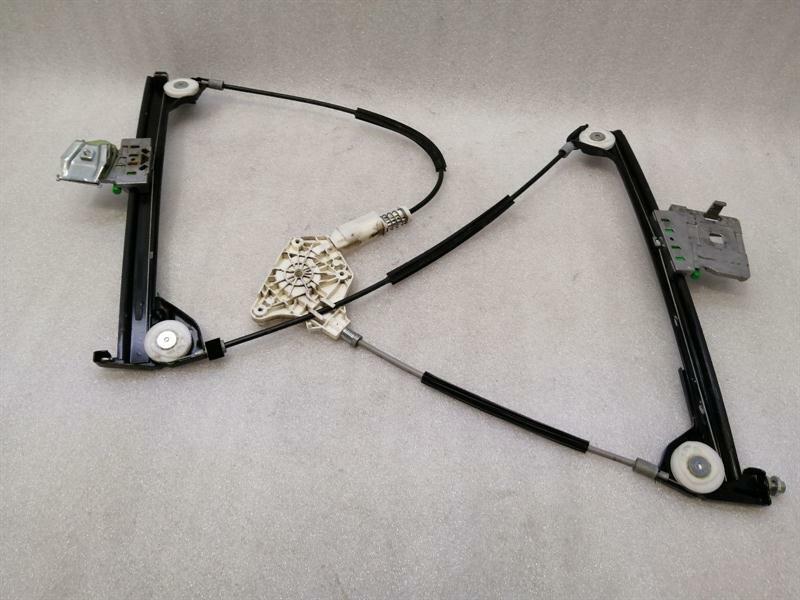 Mercedes SL R230 FRH Door Winder A2307200446 Window Regulator Front Right