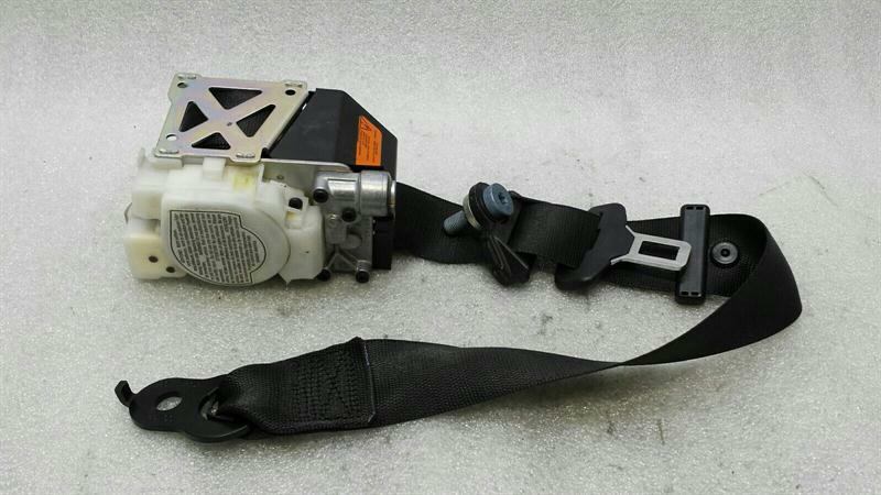 Mercedes SLK R171 left seatbelt A1718600185 seat belt left
