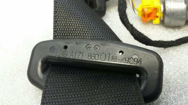 Mercedes SLK350 R171 front seat belt A1718600185 seat belt belt front left
