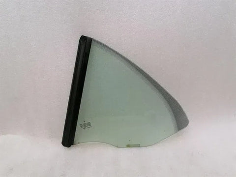 Porsche 911 997 left rear 1/4 glass 99754311111 door window 1/4 rear LH