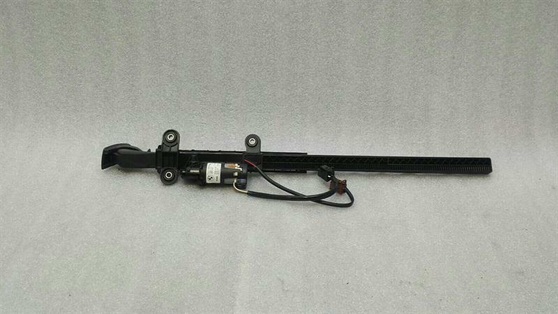 BMW 3 Series E92 Left Belt Tensioner 9165379 Left Belt Sender