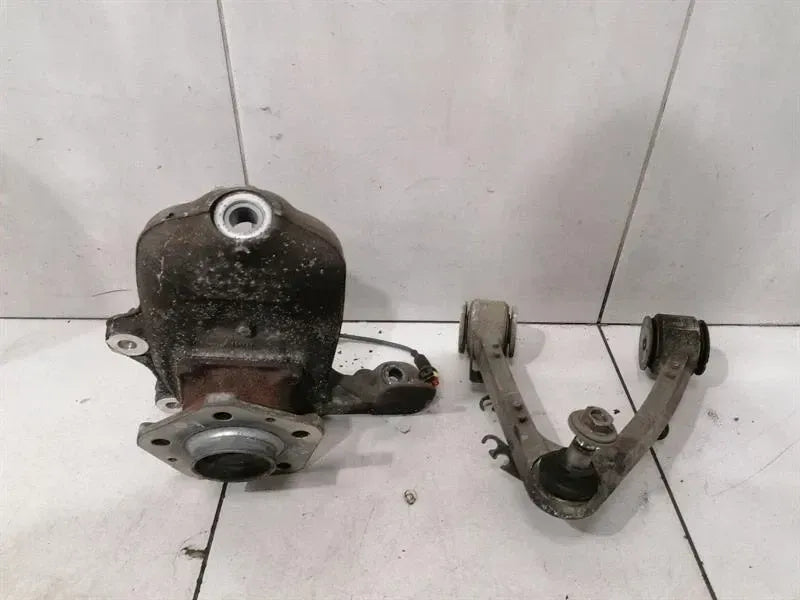 Maserati Granturismo M145 Left Front Hub 980139894 Wheel Bearing Housing Front Left