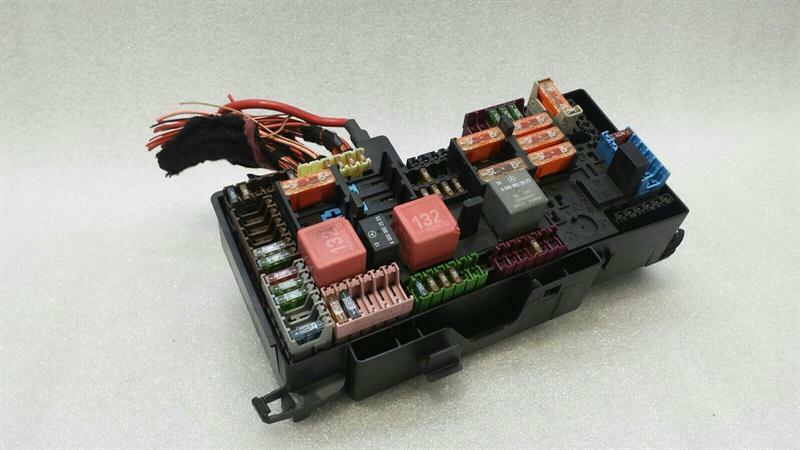 Mercedes S-Class W222 Fuse Box A2229061201 Fuse Box