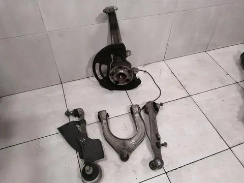 Mercedes SL R231 Left Front Hub Set A2313320701 Wheel Bearing Housing Front Left Set