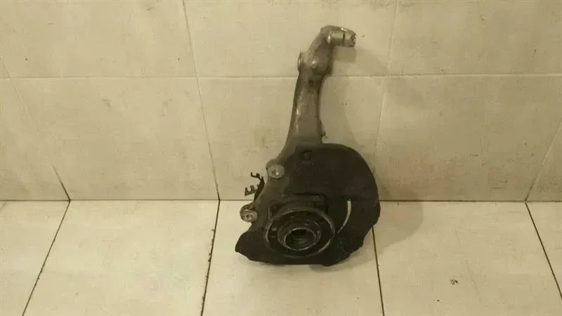 Mercedes S-Class W222 FRH Hub A2223322201 Wheel Bearing Housing Front Right 4-Matic