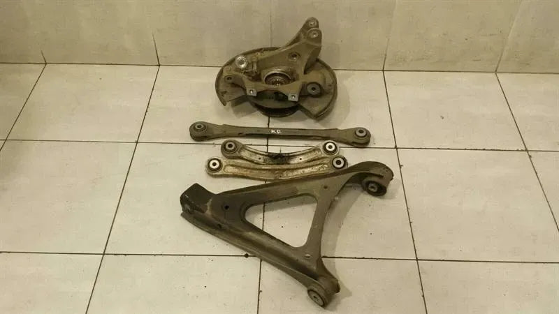 Porsche Cayenne 958 right rear hub 95833161201 wheel bearing housing rear right