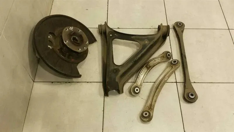 Porsche Cayenne 958 MK2 Left Rear Hub 95833161101 Wheel Bearing Housing Rear Left