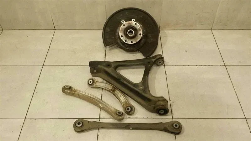 Porsche Cayenne 958 MK2 Left Rear Hub 95833161101 Wheel Bearing Housing Rear Left