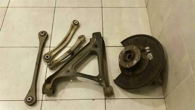 Porsche Cayenne 958 MK2 Left Rear Hub 95833161101 Wheel Bearing Housing Rear Left