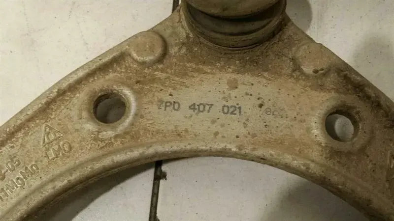 Porsche Cayenne 958 Left Front Hub 7P0407245A Wheel Bearing Housing Front Left
