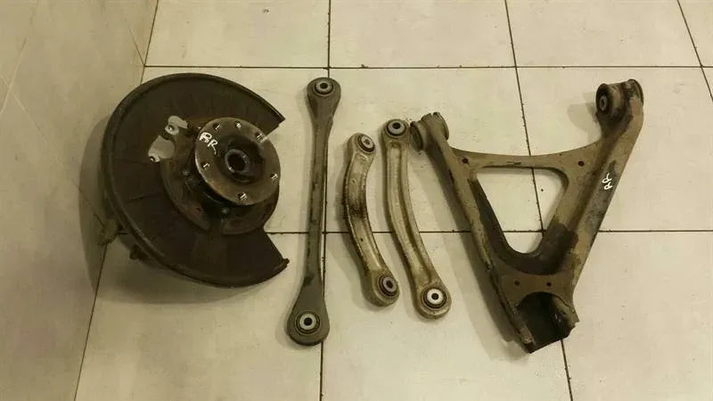 Porsche Cayenne 958 right rear hub 95833161201 wheel bearing housing rear right
