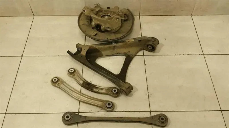 Porsche Cayenne 958 MK2 Left Rear Hub 95833161101 Wheel Bearing Housing Rear Left