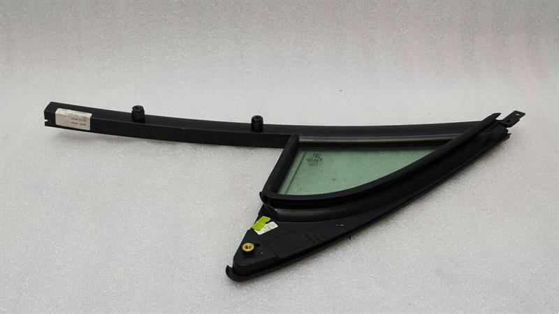 Porsche Cayenne 958 92A Righ Front 1/4 Glass 7P6845114 Door Panel 1/4 Front Right