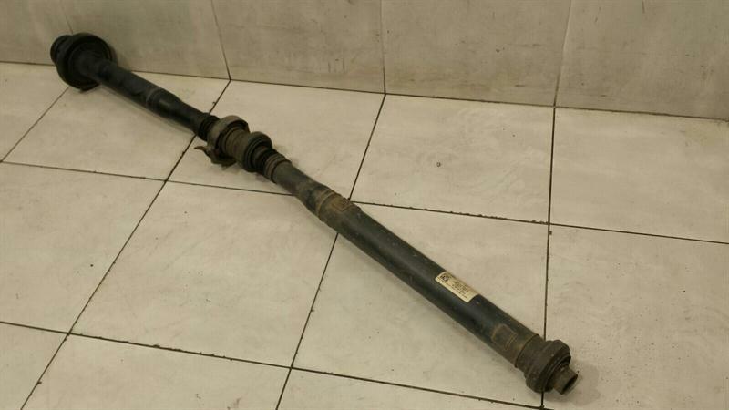 Porsche Cayenne 958 92A Propshaft 7P0521102R Propshaft