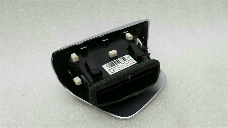 Porsche Cayenne 958 Rear Right Air Vent 7P5819204B Ventilation Nozzle Vent