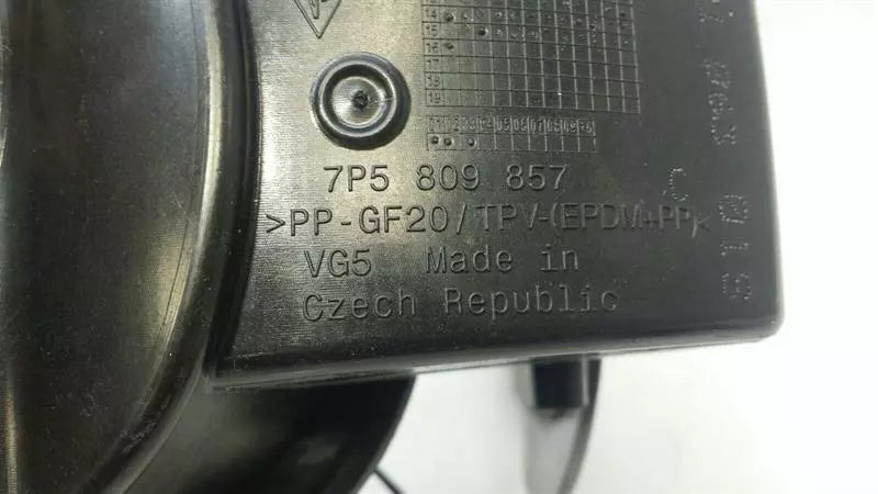 Porsche Cayenne 958 fuel filler cap 7P5809857 fuel cap tank flap
