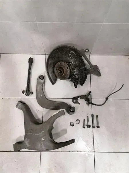 Porsche Macan 95B left rear hub 8R0505435C wheel bearing housing rear left