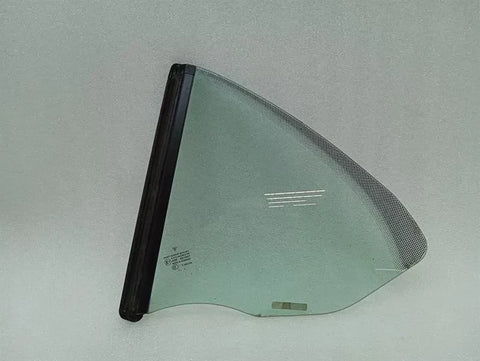 Porsche 911 997 left rear 1/4 glass 99754311111 door window 1/4 rear LH