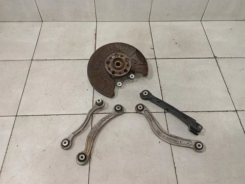 Mercedes C Class W205 Right Rear Hub A2053509813 Wheel Bearing Housing Rear Right