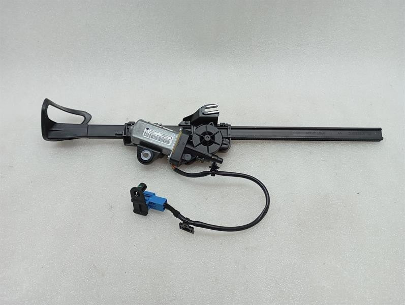 Mercedes C Class W205 Left Seatbelt Feeder A2058600182 Seat Belt Retainer Front Left
