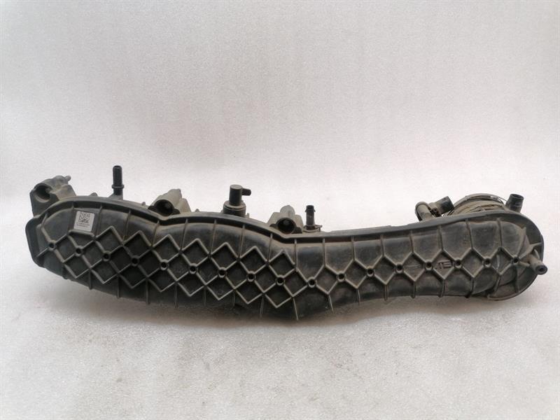Mercedes C Class W205 C63 AMG Inlet Manifold A1770980207 Right Intake Manifold