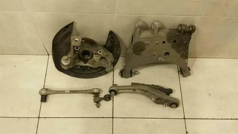 Bentley Continental GTC V8 Left Rear Hub 3W0505435A Wheel Bearing Housing Left SET