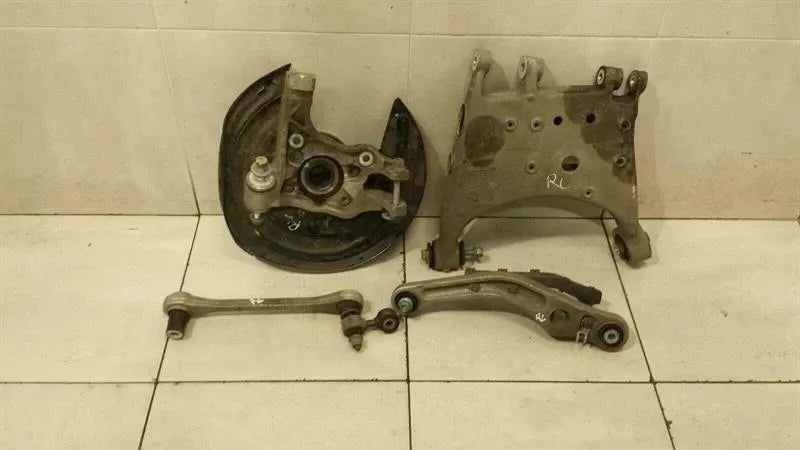 Bentley Continental GTC V8 Left Rear Hub 3W0505435A Wheel Bearing Housing Left SET