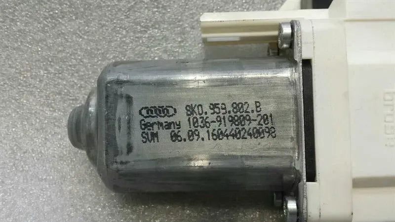 Audi RS6 4G FRH door window motor 8K0959802B power window motor front right