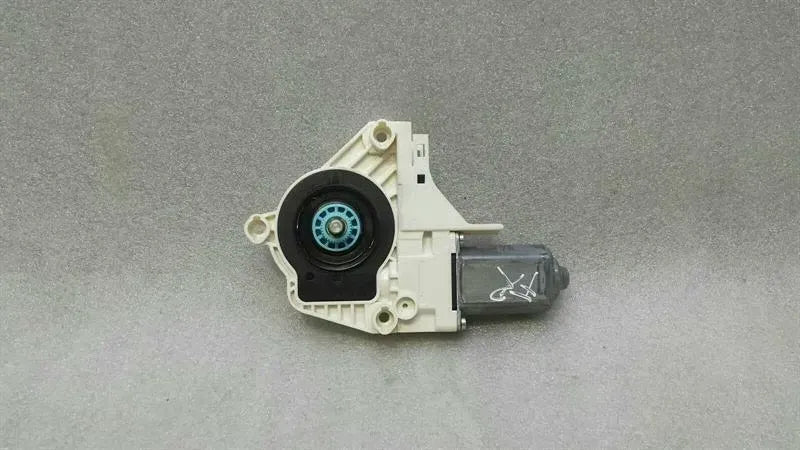 Audi RS6 4G FRH door window motor 8K0959802B power window motor front right