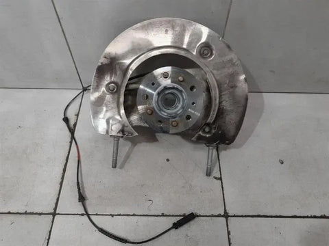 BMW 3 M3 G81 G21 LCI Right Front Hub 31 21 7883640 Wheel Bearing Housing Front Right