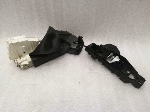 Mercedes R Class W251 front left door lock A2517200735 door lock front Li RHD