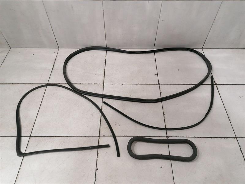 McLaren 720S Coupe BONNET SEAL 13A1353CP BONNET SEAL