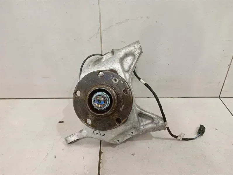 McLaren 720S Spider Left Front Hub 14B0710CP Wheel Bearing Housing Front Left