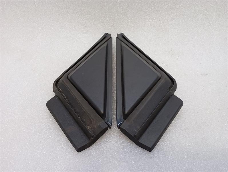 McLaren 720S Spider 14A3252SP DOOR WINDOW CORNER TRIM
