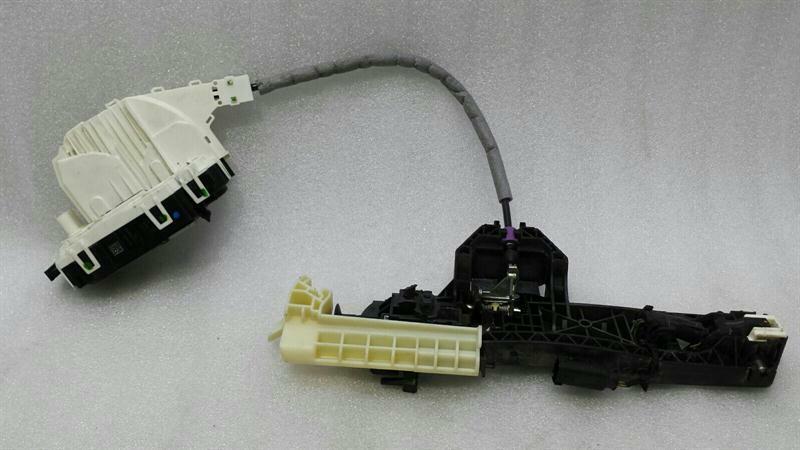 Mercedes CLS W218 RRH door lock A2047303035 door lock rear right