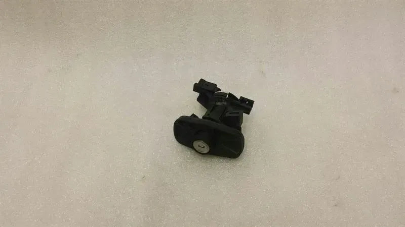 Mercedes CLS W218 Boot Lock A2047500261 Tailgate Lock
