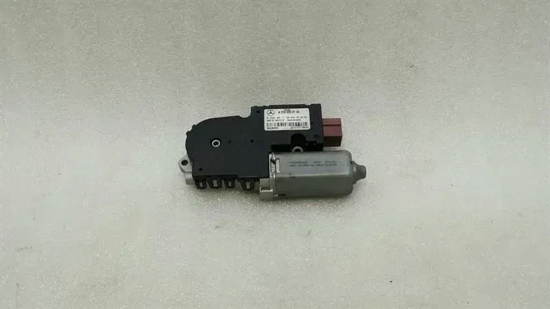 Mercedes CLS W218 W212 Sun Roof Engine A2188200142 Sunroof Engine