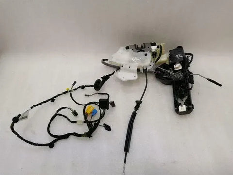 Mercedes CLS W218 front left door lock A2047202735 door lock left keyless-go