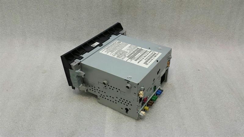 Mercedes CLS W218 CD player A2129001719 audio system controller COMAND changer US